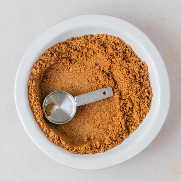 Press the cookie butter cookies into the pie dish
