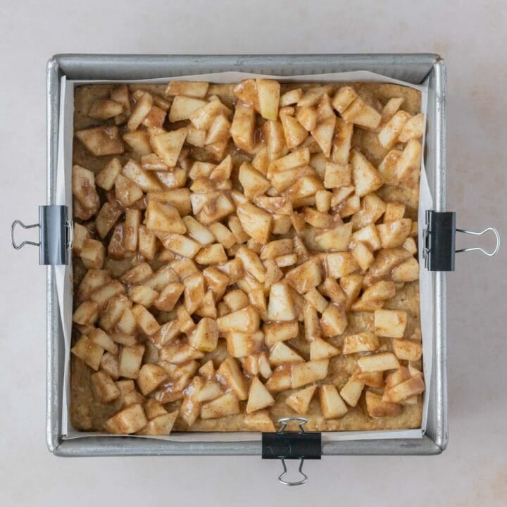 add apples to the baked crust