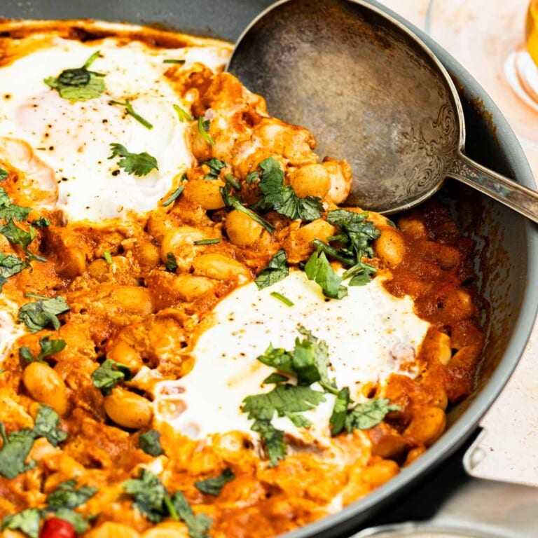 yemeni fasoulia with eggs featured