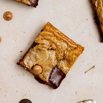 super fudgy brown butter caramel blondies