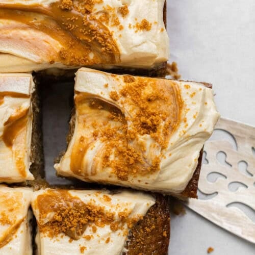 Banana biscoff cake